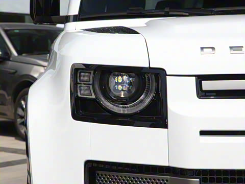 2023�� 110 3.0T P400 X-DYNAMIC HSE