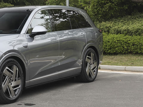 2025�� Ultra ������