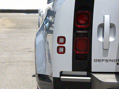 2023�� 110 3.0T P400 X-DYNAMIC HSE