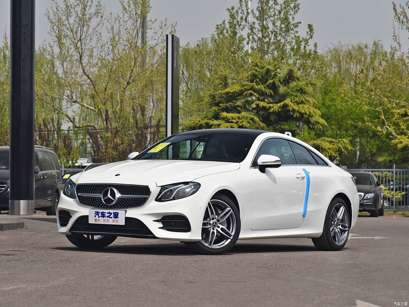 2018款e200轿跑车