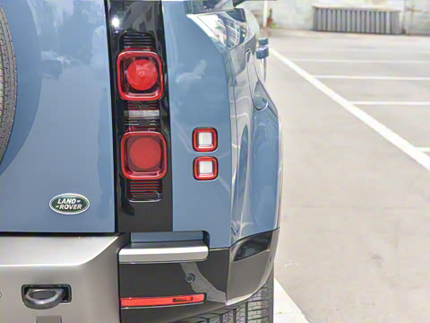 2023�� 110 3.0T P400 X-DYNAMIC HSE