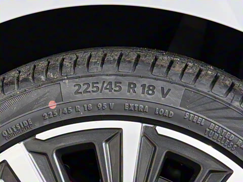 2025�� 2.0T �Զ���+