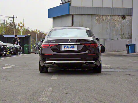 2022�� �Ŀ� S 400 L ������