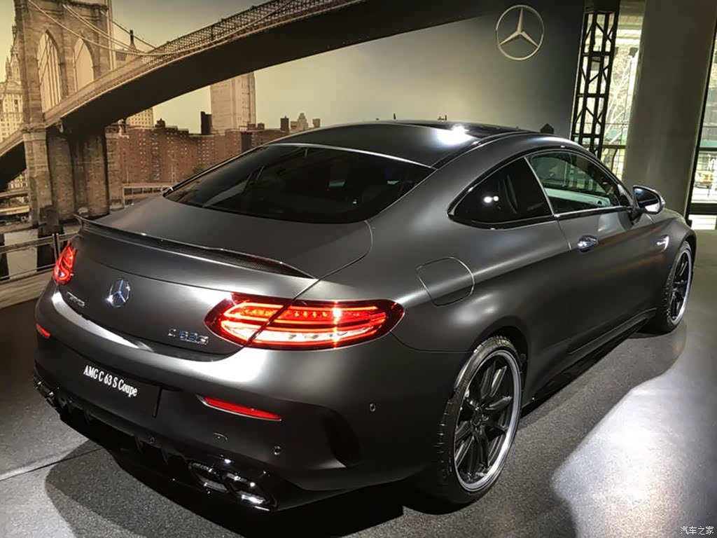 2018纽约车展:奔驰新款c 63 amg亮相