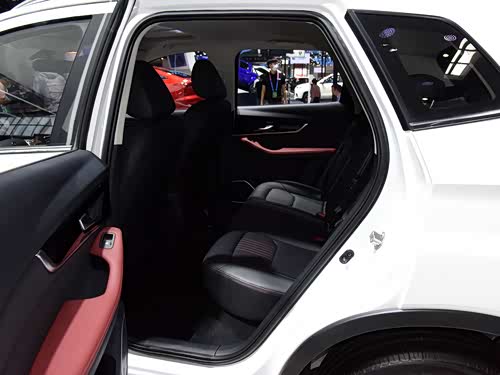 【图】奔腾t33 2019款 1.6l 手动豪华型 国v报价_图片_奔腾_汽车之家