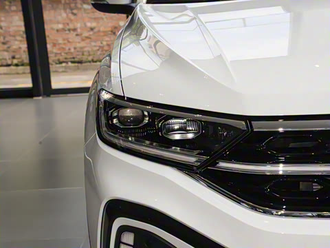 2025�� �Ŀ�� 300TSI DSG���������