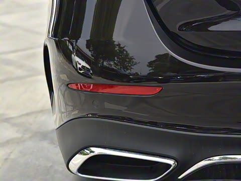 2025�� �Ŀ� E 300 L �����˶���