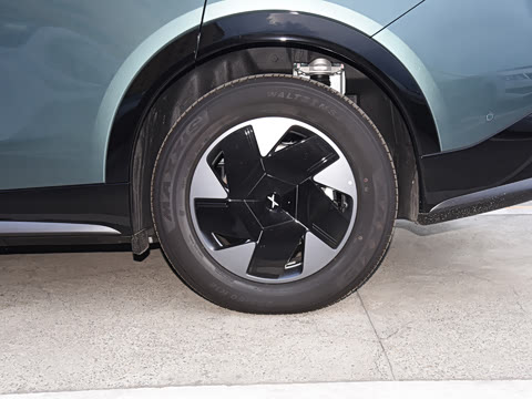 2025�� 702 �������� Max