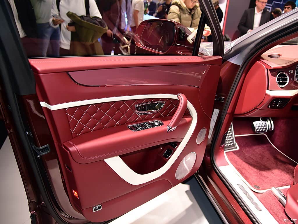 0t phev分类:中控(22张)座椅(19张)展开全部外观颜色:内饰颜色:红色