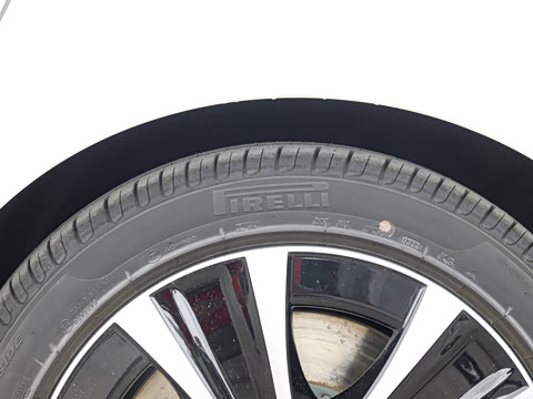 2022�� �Ŀ��� E 350 e L ���ʽ��϶����γ�