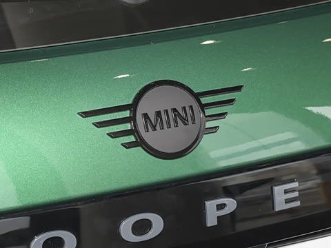 2025�� JOHN COOPER WORKS