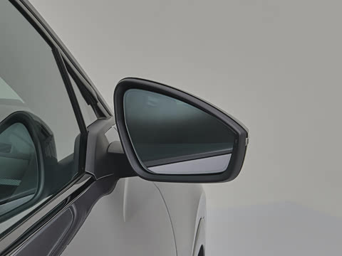 2023�� 50 e-tron quattro ��ҫ�� Ӱ��ʿ��