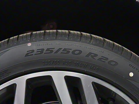 2021�� ����L P300e ������