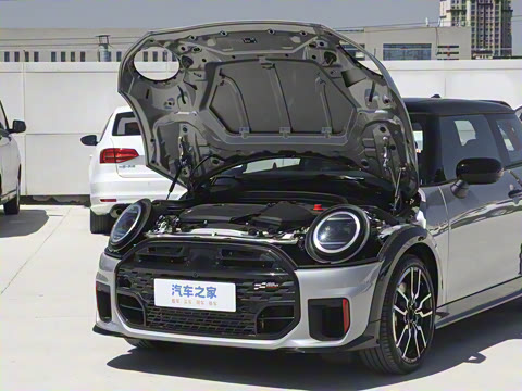 2025�� JOHN COOPER WORKS