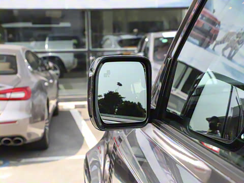 2023�� 110 3.0T P400 X-DYNAMIC HSE