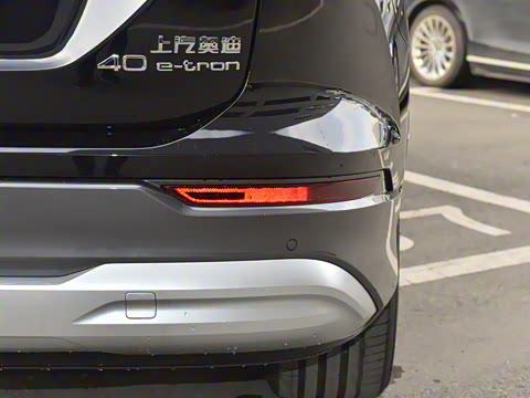 2022�� 40 e-tron ��ҫ�� ������װ