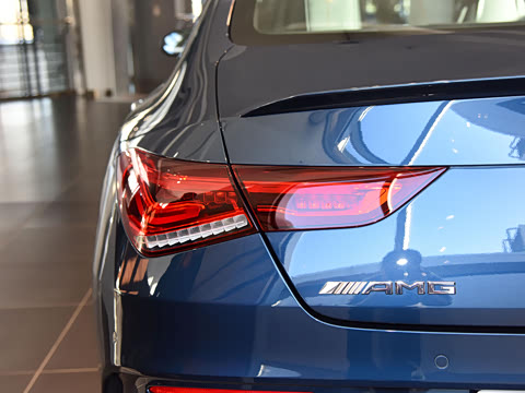 2022�� AMG CLA 45 4MATIC+