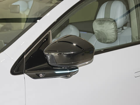 2025�� 702 �������� Max