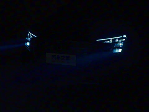 2022�� 50 e-tron quattro ��ҫ�� ������װ