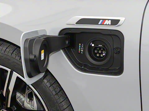 2023�� xDrive60L M�˶���װ