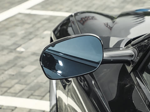 2025�� 4.0T V8 Coupe