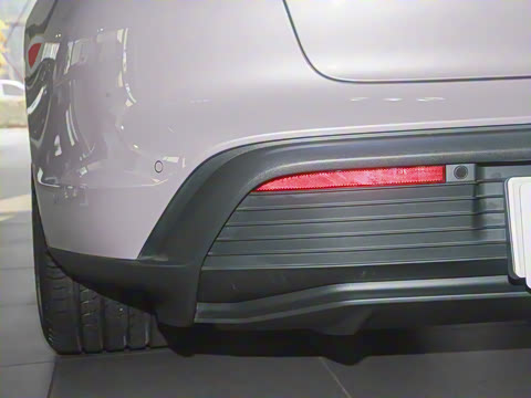 2022�� �Ŀ� Taycan