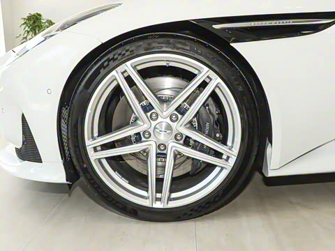 2025�� 4.0T V8 Coupe