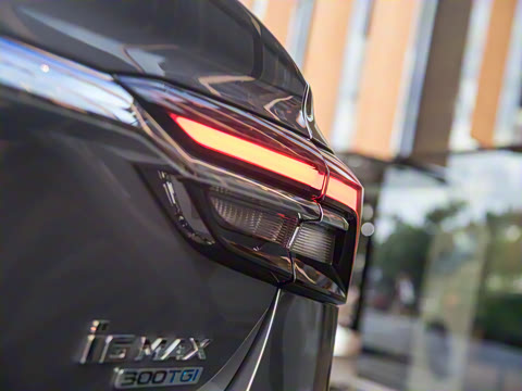 2020�� 300TGI �Զ�ˬ����Ļ�Ǽ�Supreme��