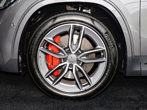 2025�� AMG GLA 35 4MATIC