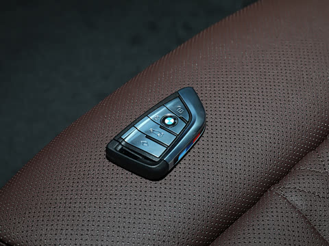 2022�� �Ŀ��� 535Le �ȷ��M�˶���װ