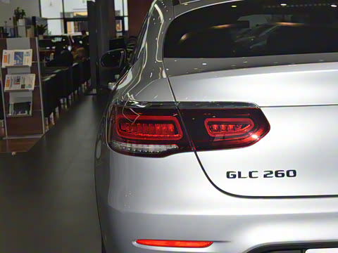 2023�� GLC 260 4MATIC ����SUV