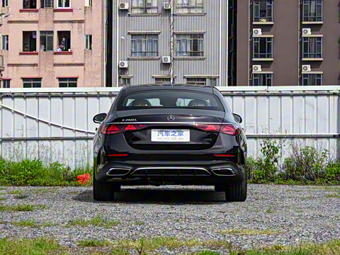 2025�� �Ŀ� E 260 L �˶���