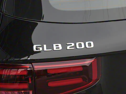 2025 GLB 200 ʱ