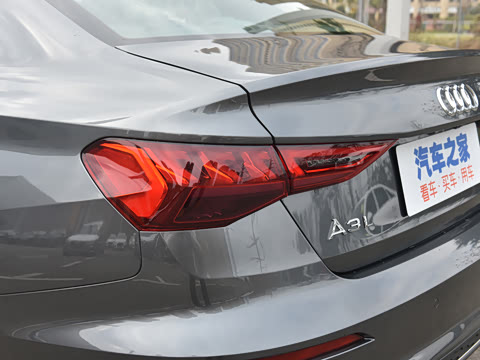 2022�� A3L Limousine 35 TFSI �����˶���