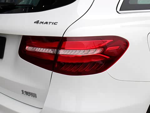 2018�� �Ŀ� GLC 200 4MATIC