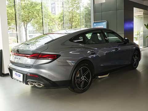 2025�� 1.5T 300 DCT������