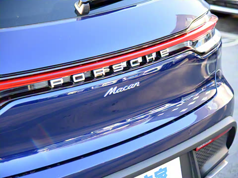 2022�� Macan 2.0T