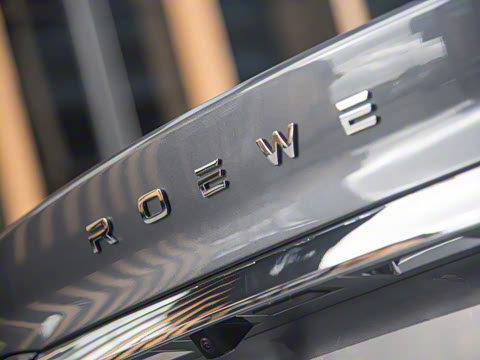 2020�� 300TGI �Զ�ˬ����Ļ�Ǽ�Supreme��