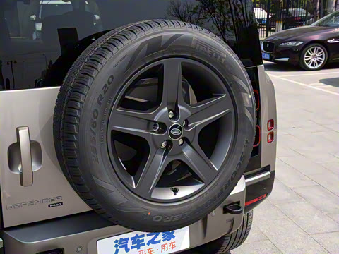 2023�� 110 3.0T P400 X-DYNAMIC HSE