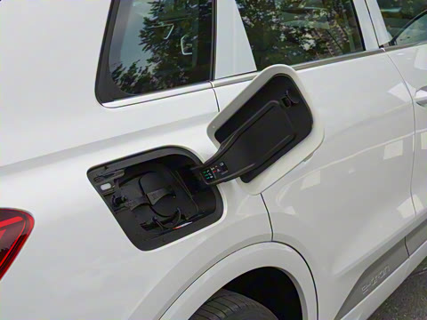 2024�� 40 e-tron ������