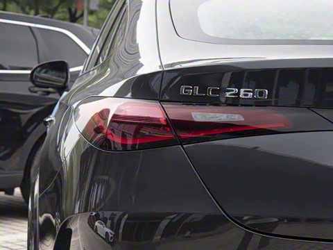 2025�� �Ŀ� GLC 260 4MATIC ����SUV