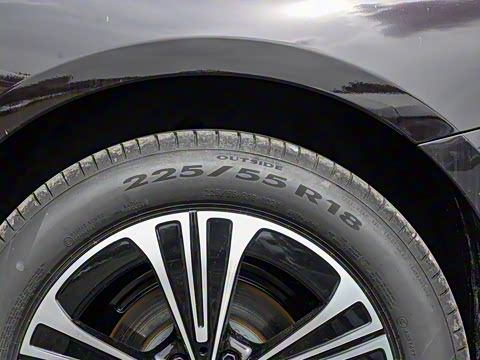 2025�� �Ŀ� E 260 L �˶���