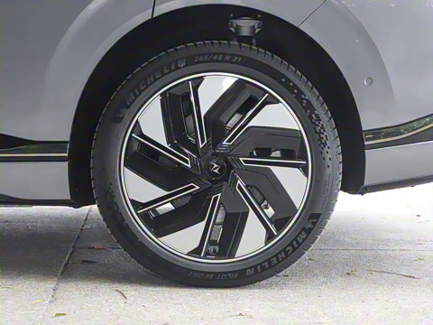 2025�� 636Ultra���Ȱ� 5��