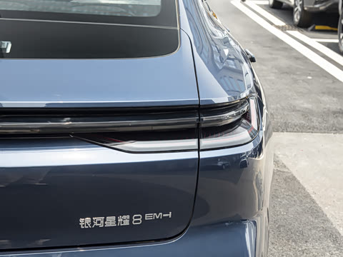 2025�� 130km EM-i ������