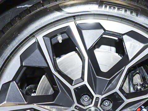 2024�� xDrive40i ������M�˶���װ