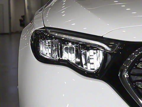 2025�� �Ŀ� E 300 L ������