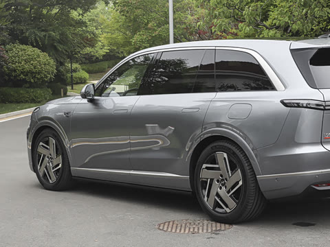 2025�� Ultra ������