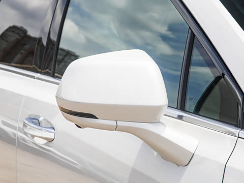 2025�� 2.0T �󶼻���