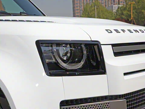 2023�� 110 3.0T P400 X-DYNAMIC HSE