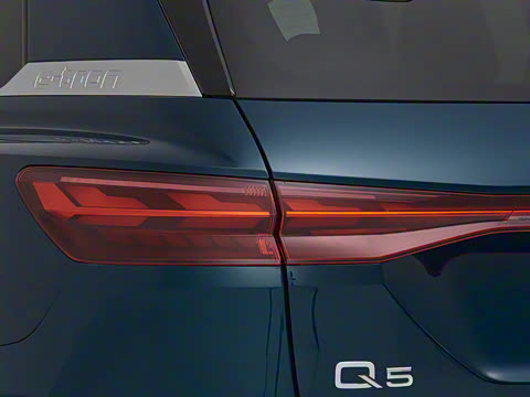 2022�� 50 e-tron quattro ��ҫ�� ������װ